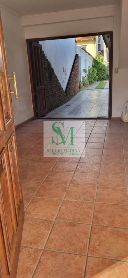 VENDO CHALET 6 AMB con QUINCHO PARQUE Y COCHERA