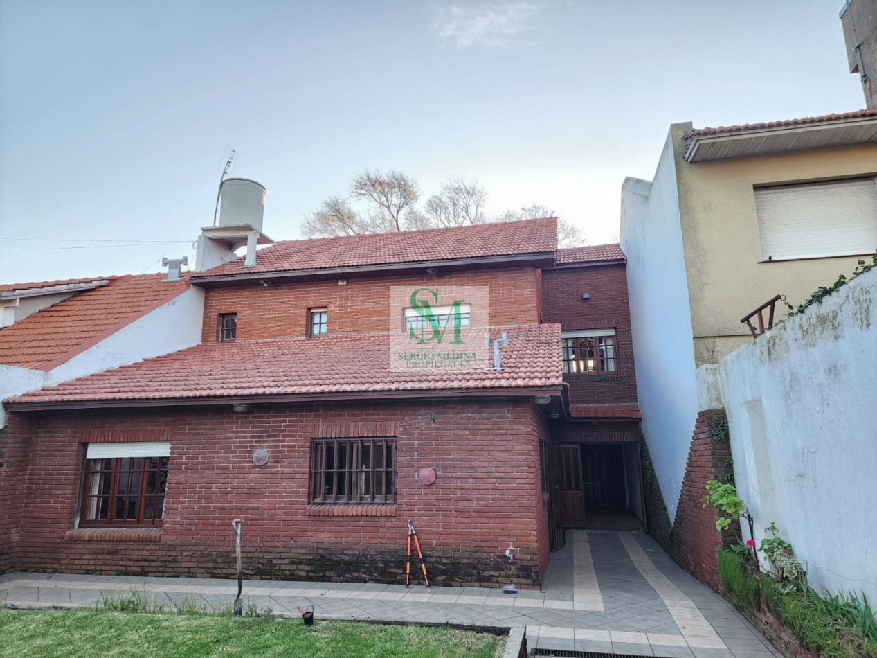 VENDO CHALET 6 AMB con QUINCHO PARQUE Y COCHERA