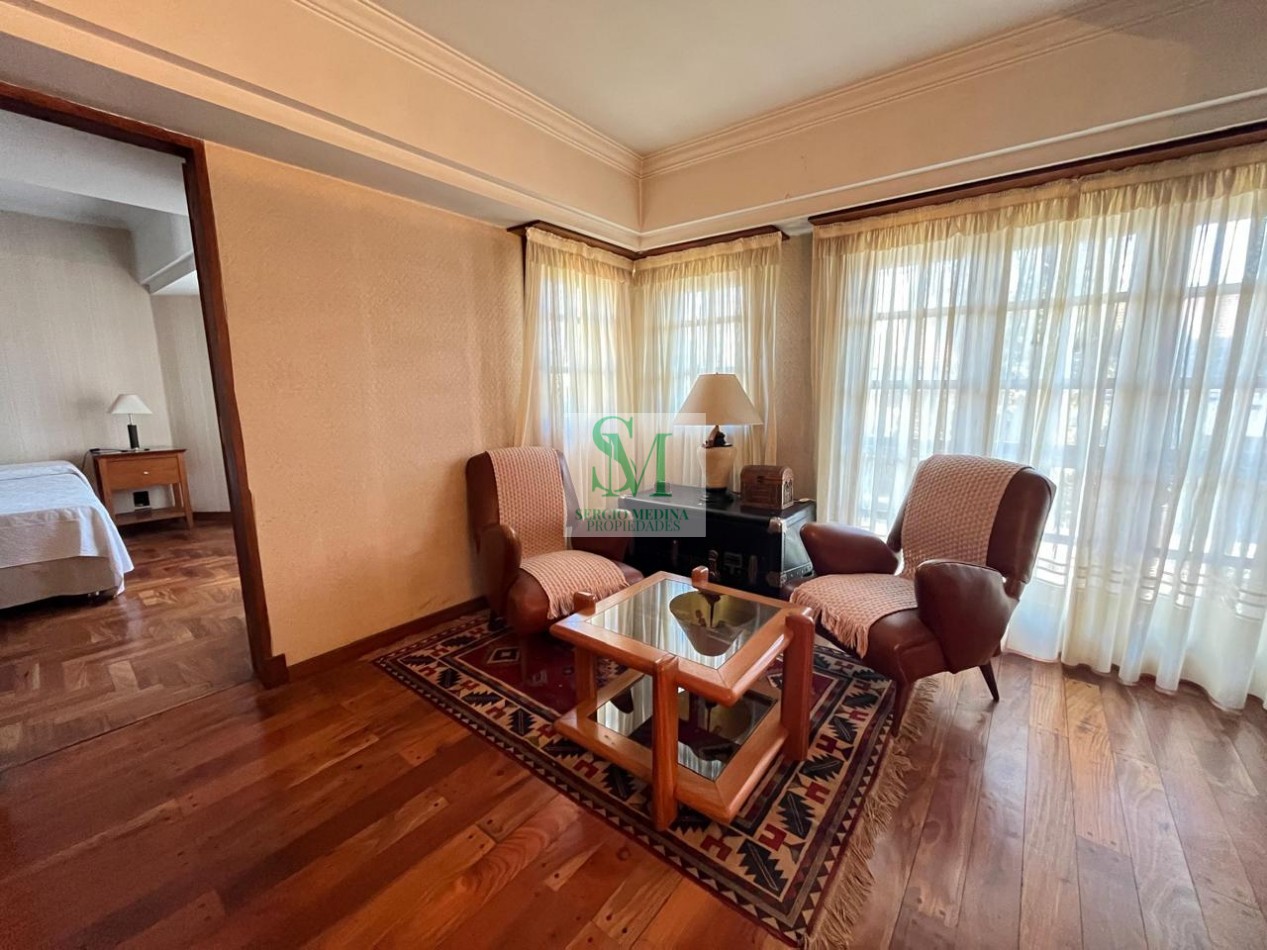 VENDO CHALET 6 AMB con QUINCHO PARQUE Y COCHERA