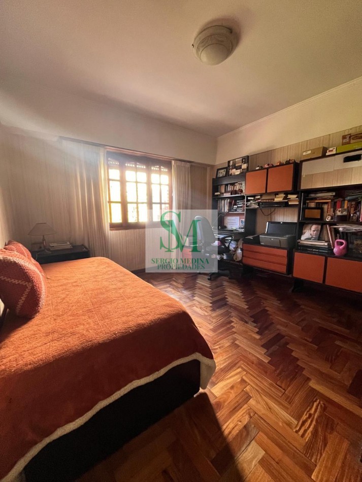 VENDO CHALET 6 AMB con QUINCHO PARQUE Y COCHERA