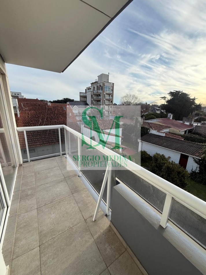 VENDO DEPARTAMENTO 2 AMBIENTES CON BALCON QUINCHO Y COCHERA 