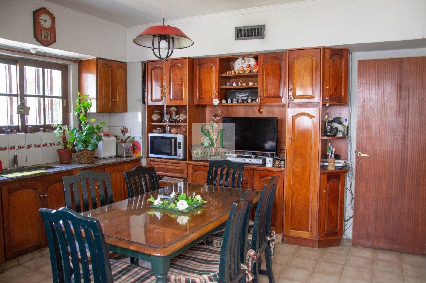 VENDO CHALET 6 AMB con QUINCHO PARQUE Y COCHERA