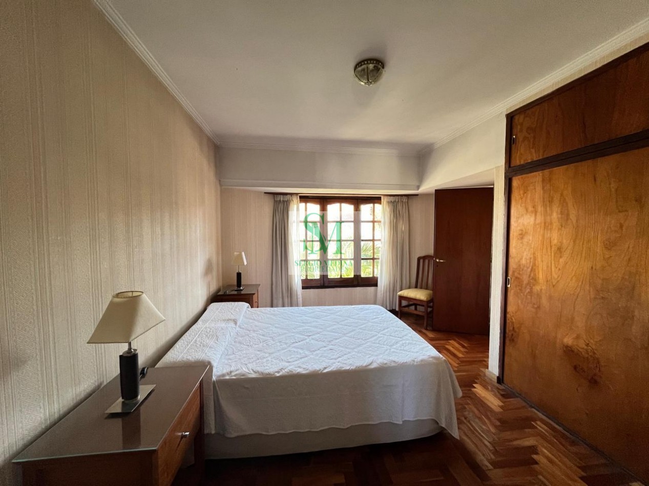 VENDO CHALET 6 AMB con QUINCHO PARQUE Y COCHERA