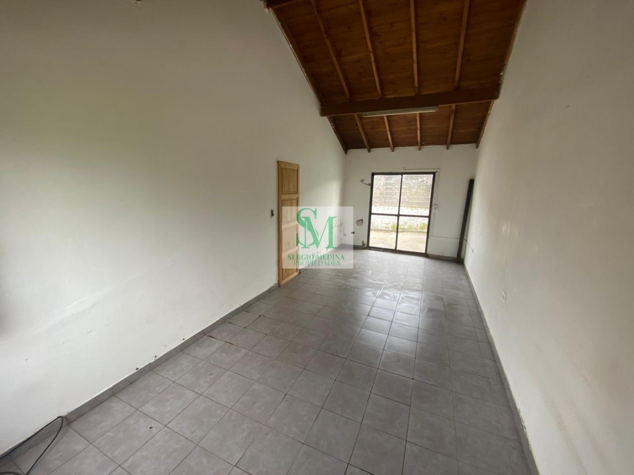 ALQUILO CASA 4 AMBIENTES CON PATIO Y GARAGE