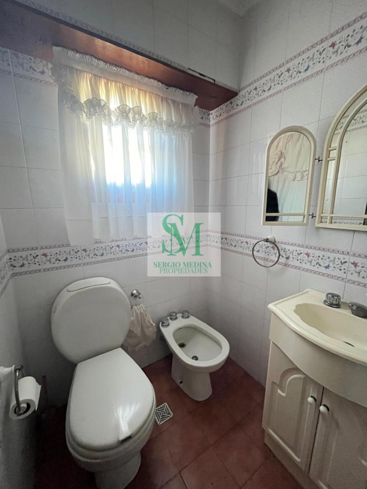VENDO CHALET 6 AMB con QUINCHO PARQUE Y COCHERA