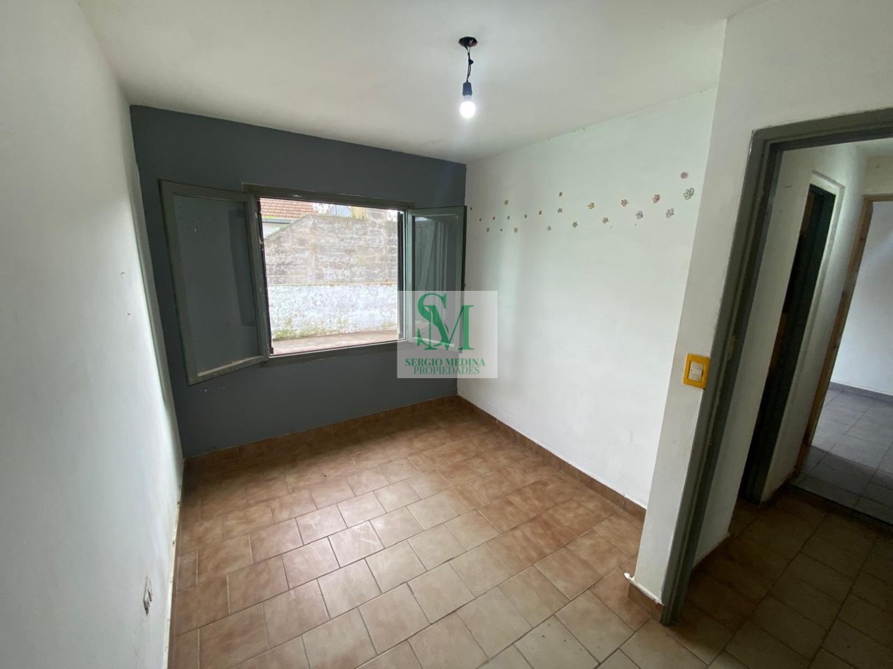 ALQUILO CASA 4 AMBIENTES CON PATIO Y GARAGE