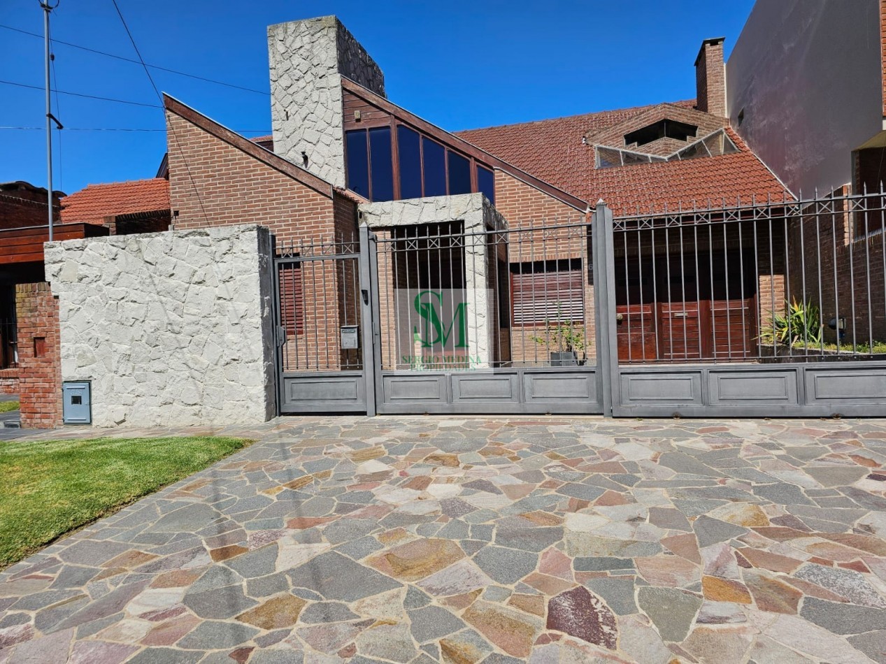 Venta Chalet en barrio los Pinares 