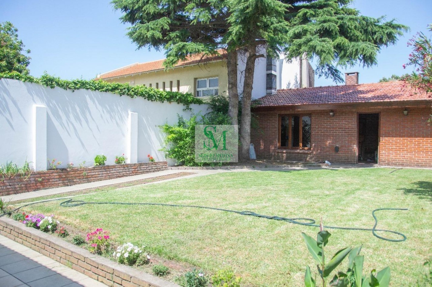 VENDO CHALET 6 AMB con QUINCHO PARQUE Y COCHERA