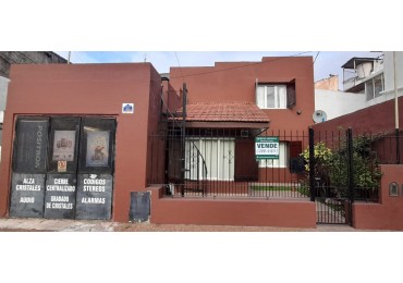 VENTA CASA 4  AMBIENTES.
